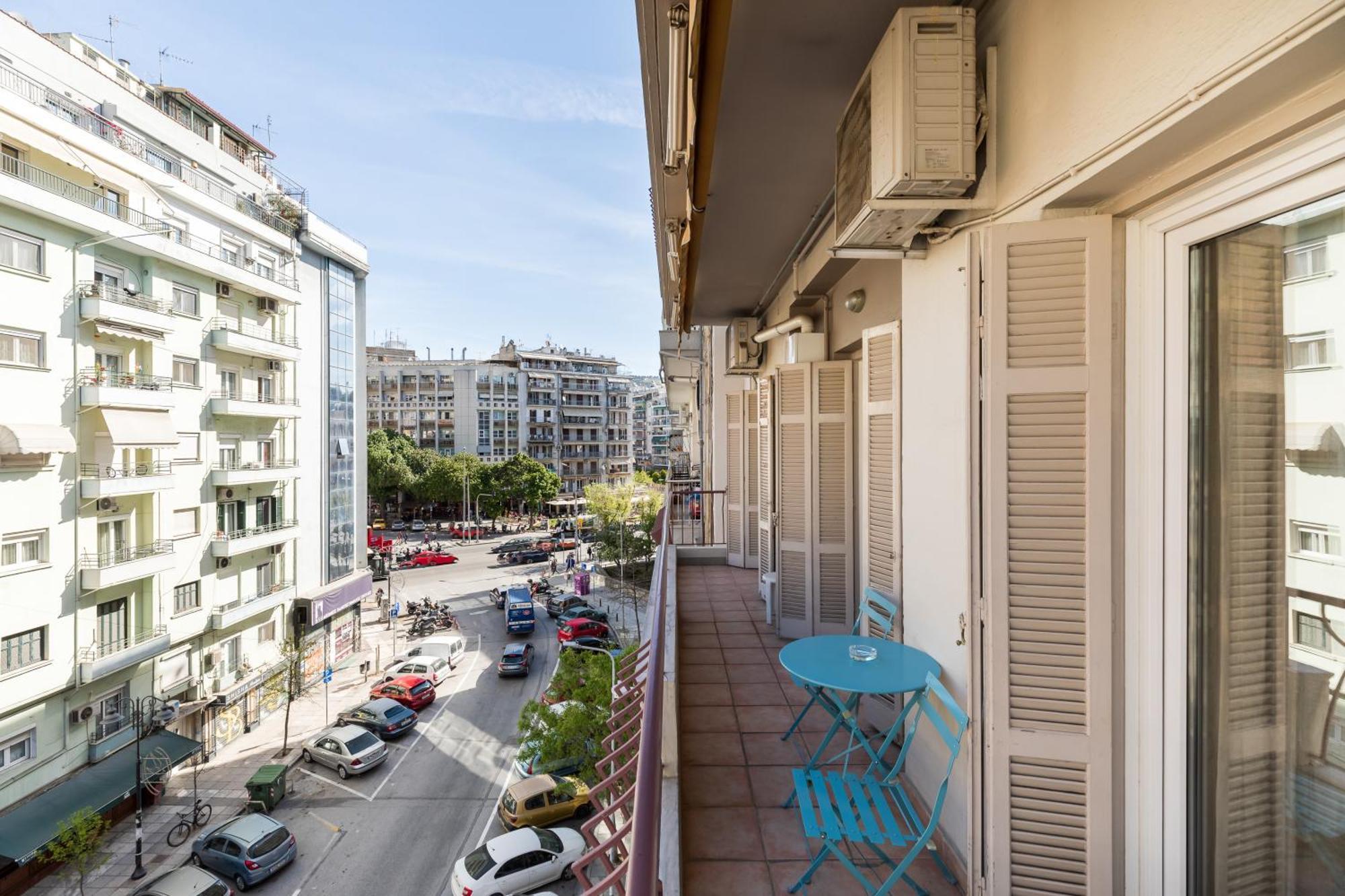 Danae By Halu! 2-Bedroom Apartment In The Center Thessaloniki Exterior photo